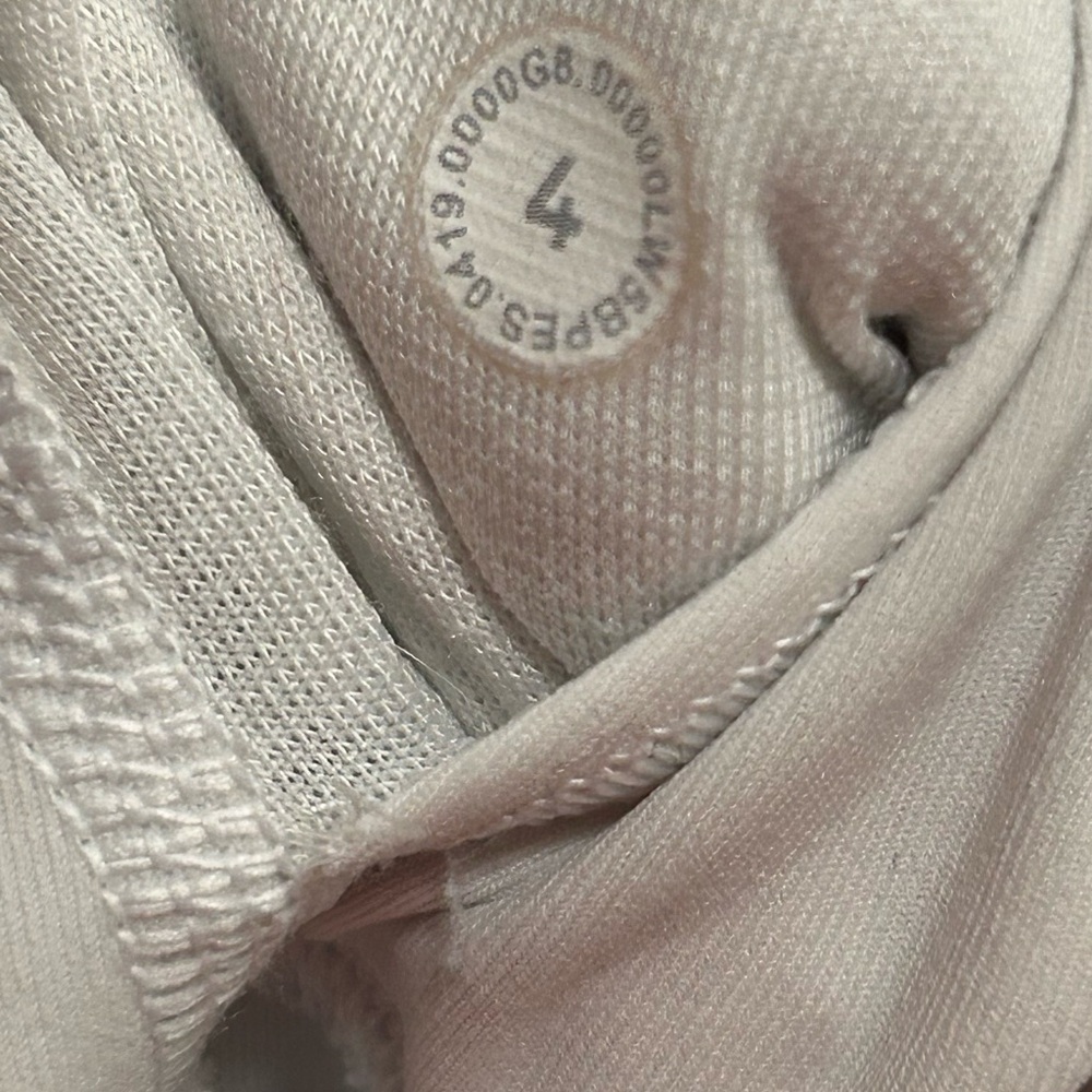 Lululemon White Sports Bra and Leggings Set - Picture 7 of 7